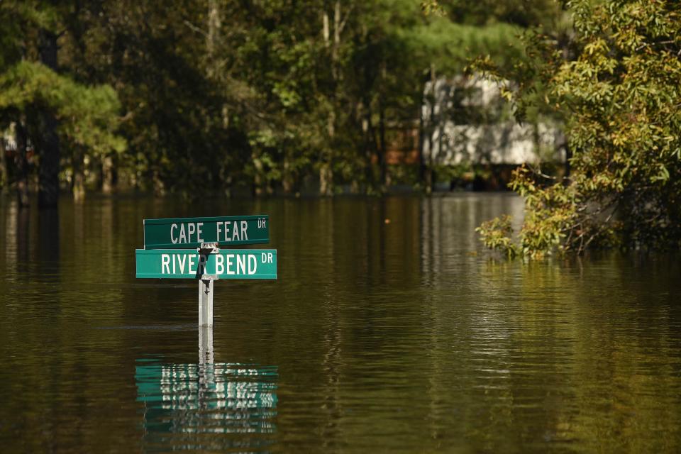 Flood waters in the Riverbend Subdivision of Hwy 53 Thursday Oct. 13, 2016. Flood waters from Hurricane Matthew are starting to crest in Burgaw along Hwy 53 but are still heading down river towards Wilmington. KEN BLEVINS/STARNEWS