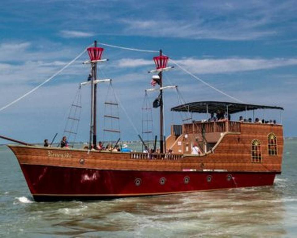 Blackbeard’s Pirate Cruise is one of several pirate ship adventures for children and families in the Myrtle Beach area.