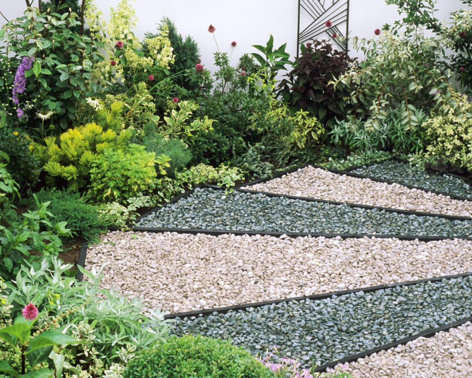 5. Segment gravel into eye-catching designs