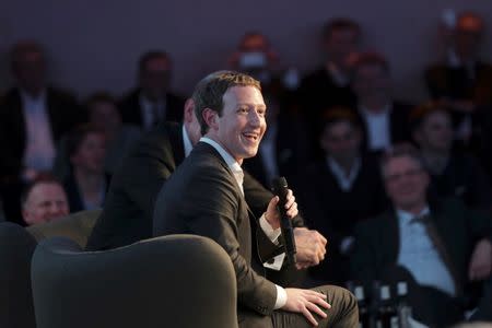 Facebook founder and CEO Mark Zuckerberg delivers a speech at the awards ceremony of the newly established Axel Springer Award in Berlin, Germany, February 25, 2016. REUTERS/Kay Nietfeld/Pool