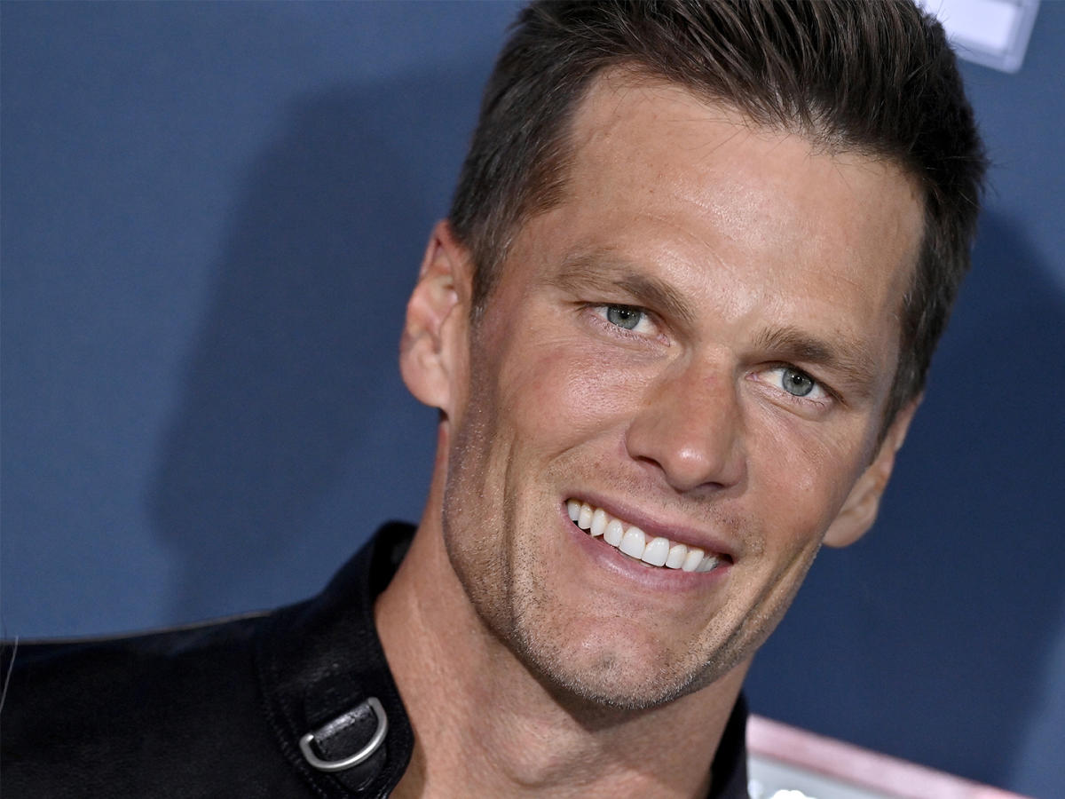 Tom Brady Hits The Red Carpet With His '80 For Brady' Co-Stars