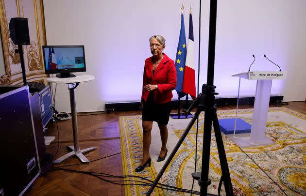 Elisabeth Borne peut-elle tenir à Matignon? Comme un doute en Macronie (Photo: via Associated Press)