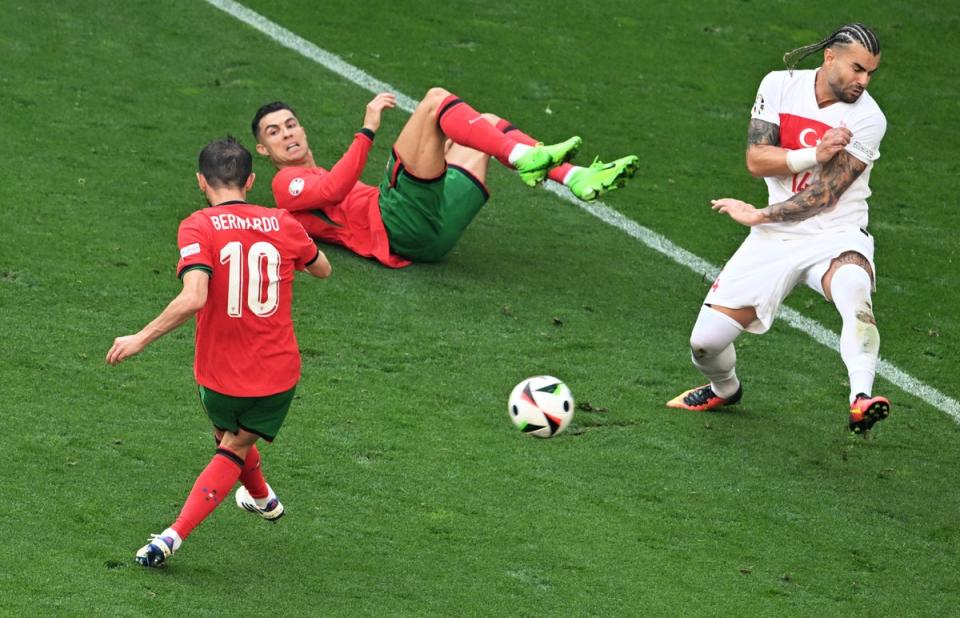 Bernardo Silva opens the scoring for Portgual. (REUTERS)