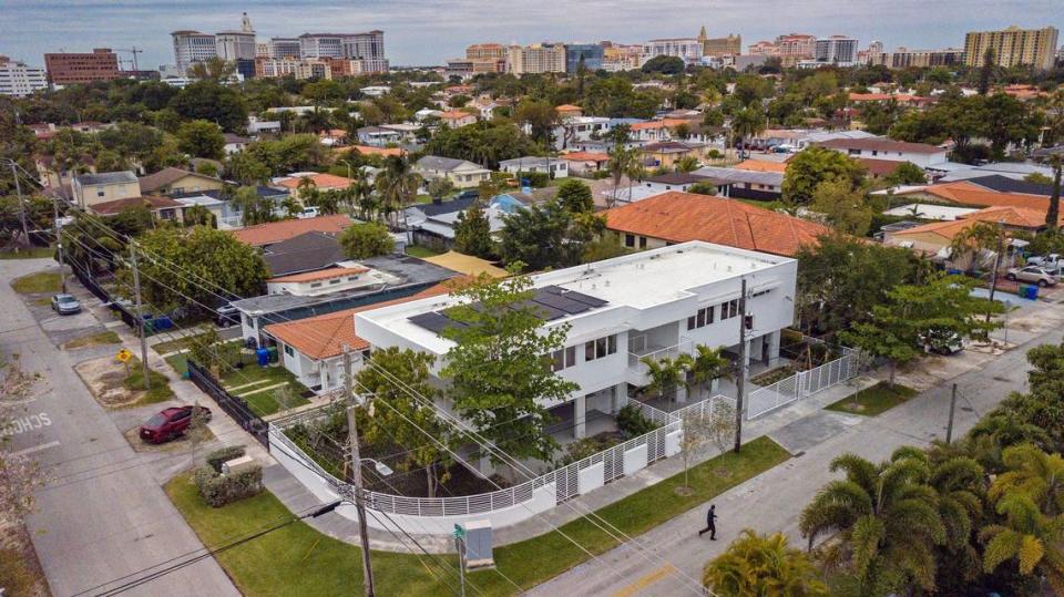 The single-family home CM1 spans 2,595 square feet and has three bedrooms and three bathrooms. In March, it landed one of the highest honors in architectural design.