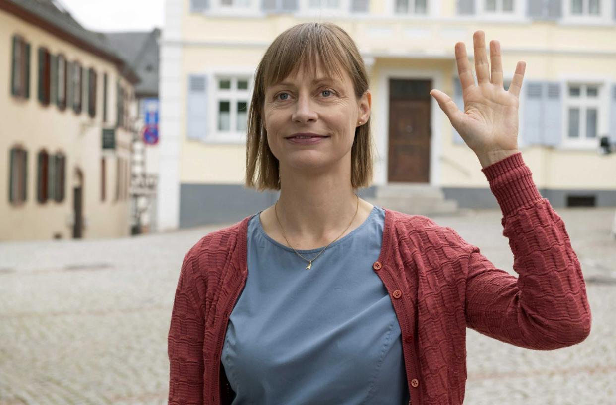 Parallelen zwischen sich und "Graumaus" Marie in "Sayonara Loreley" sieht Katharina Marie Schubert überhaupt nicht. (Bild: HR / Degeto / Peter Porst)