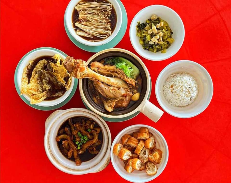 BA JIE BAH KUT TEH - Various dishes