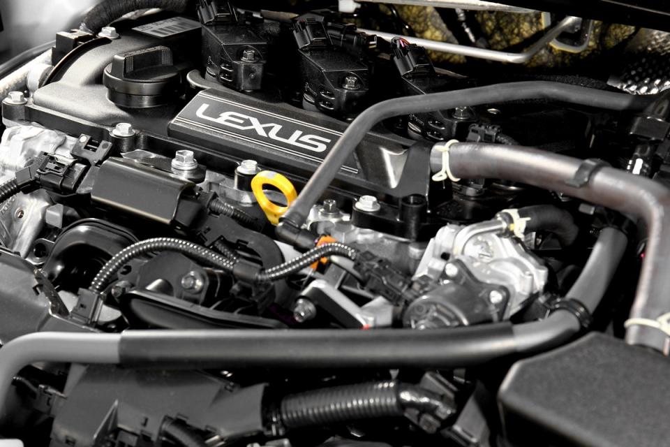 LBX搭載1.5升三缸油電系統，擁有136hp最大馬力與26.4km/L平均油耗。