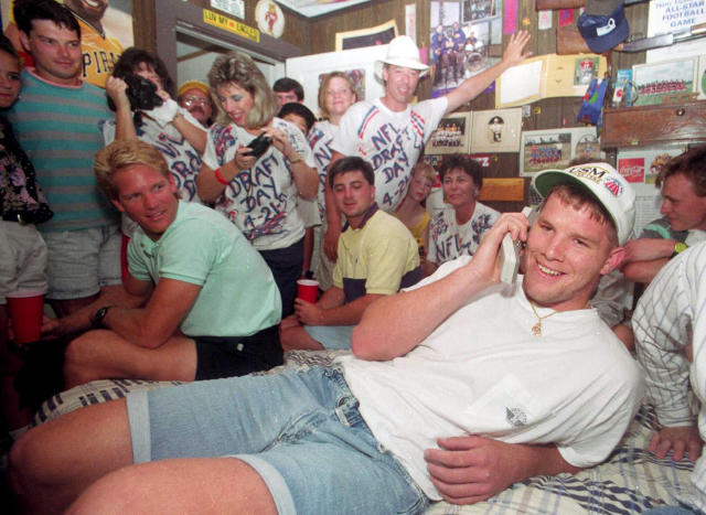 NFL Network - Exactly 25 years ago today, a young Brett Favre was selected  33rd overall by the Atlanta Falcons. #tbt #NFLDraft