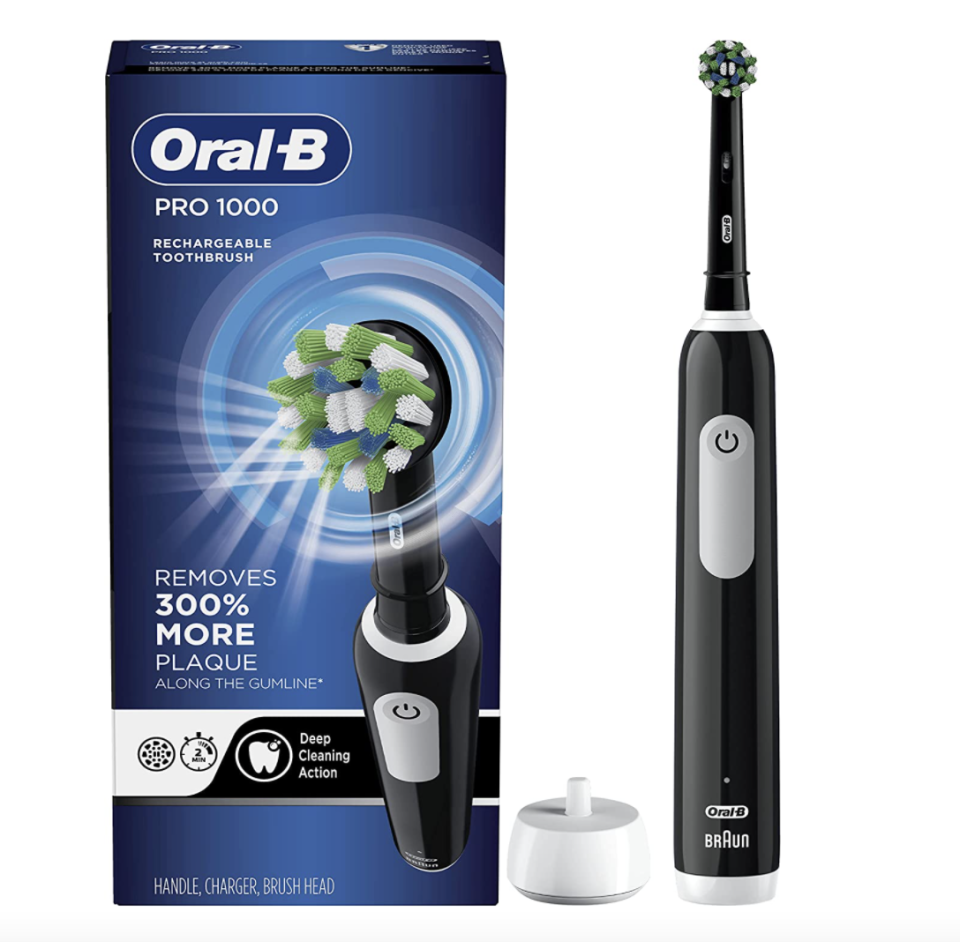 Oral-B Pro 1000 Electric Toothbrush in black with blue box (Photo via Amazon)