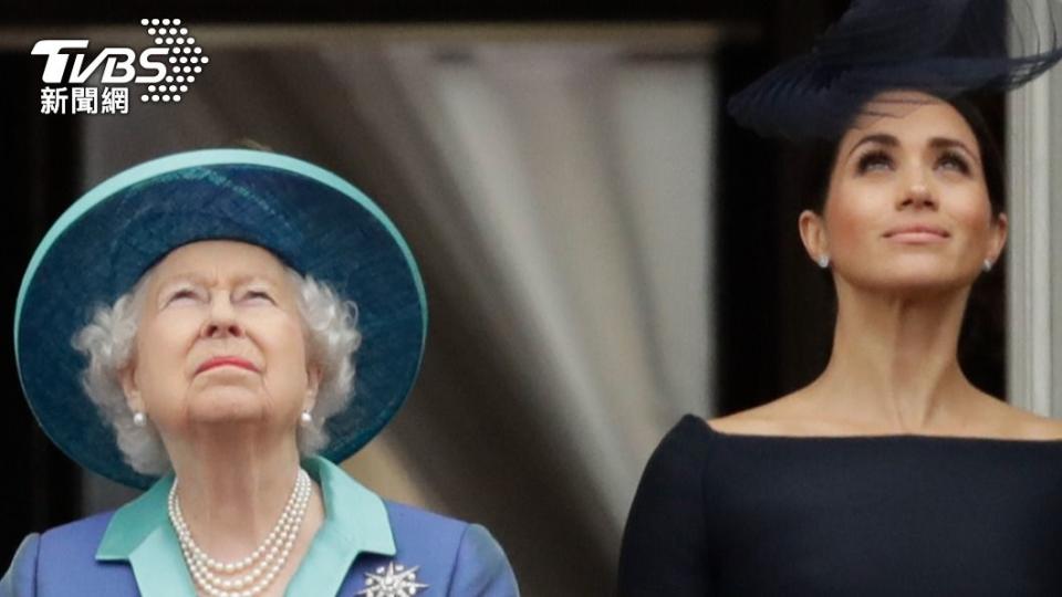 梅根回憶她第一次見到已故英國女王伊莉莎白二世（Elizabeth II）時，無法理解為何需要行屈膝禮（Curtsy）。（圖／達志影像美聯社）