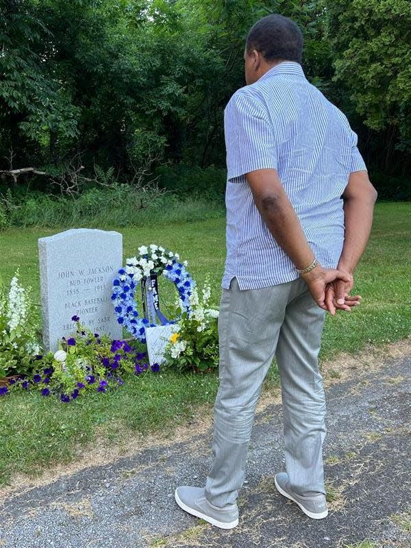 Dave Winfield visited the gravesite of Bud Fowler in Franklin, New York, 30 minutes outside Cooperstown.