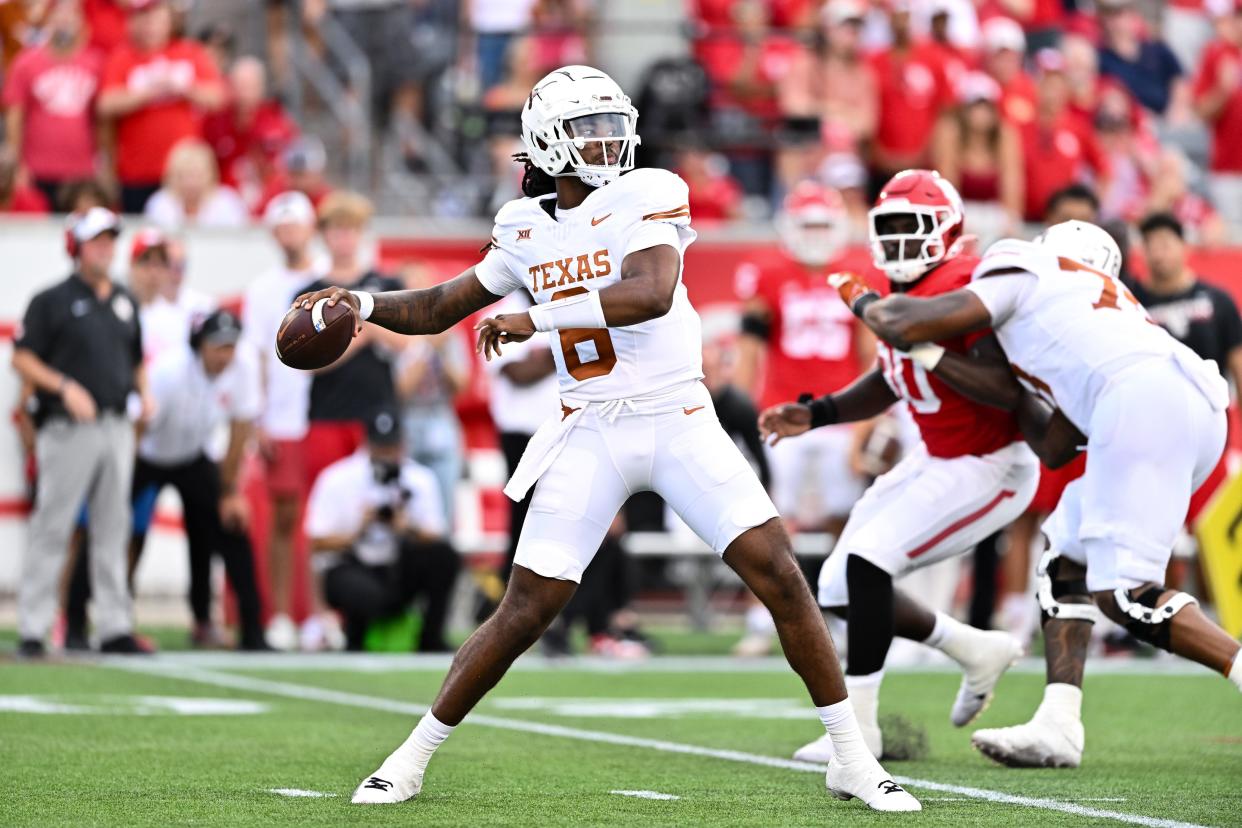 Texas Longhorns quarterback Maalik Murphy (6) looks to pass the ball during the third quarter of the 31-24 win over the Houston Cougars at TDECU Stadium Oct. 21. Murphy will get his first start on Saturday against BYU.