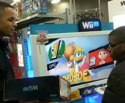 Este joven iba todos los días a la tienda a jugar a ‘Smash Bros’. Foto: Captura / YouTube