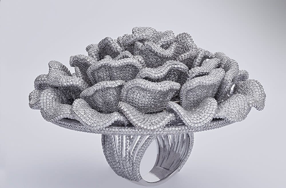 Ring Containing More Than 24,000 Diamonds Sets Guinness World Record