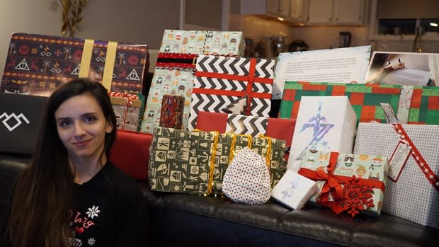 Shelby received 36kgs of gifts from Bill Gates, through RedditGifts, the same year her mother passed away 10 days before her wedding. Source: RedditGifts/szor