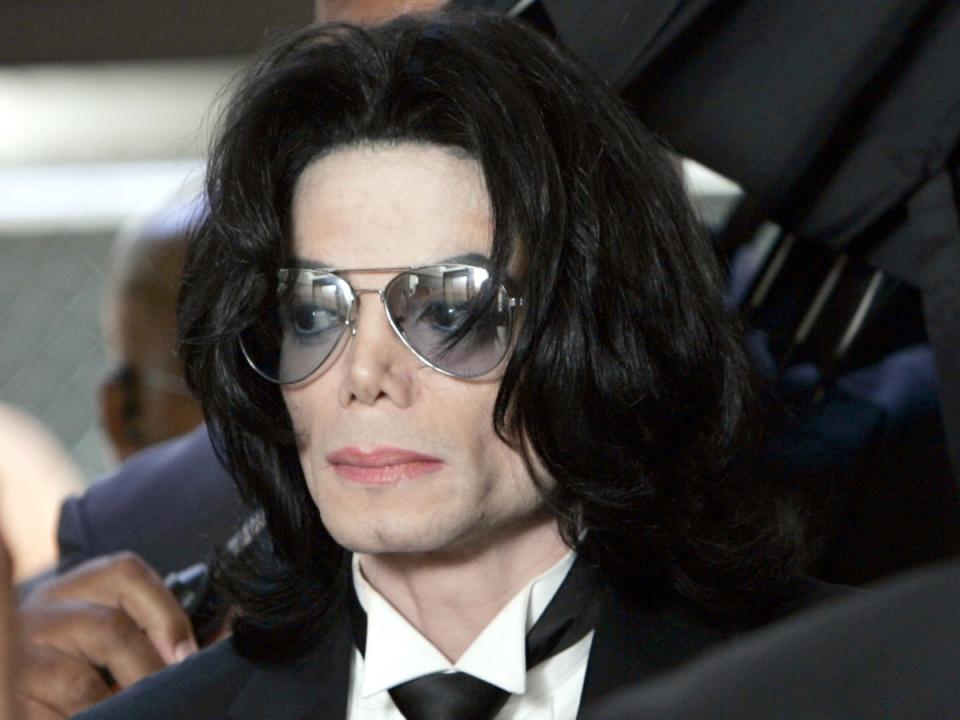 Michael Jackson prepares to enter the Santa Barbara County Superior Court to hear the verdict read in his child molestation case June 13, 2005 in Santa Maria, California (Getty Images)