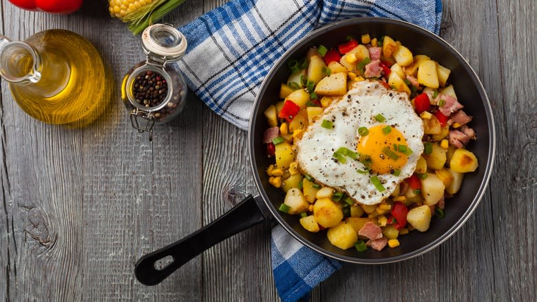 corned beef hash with eggs