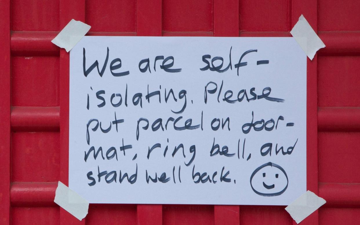 A note on the front door of a house in Clapham - Anna Watson/Alamy Live News 