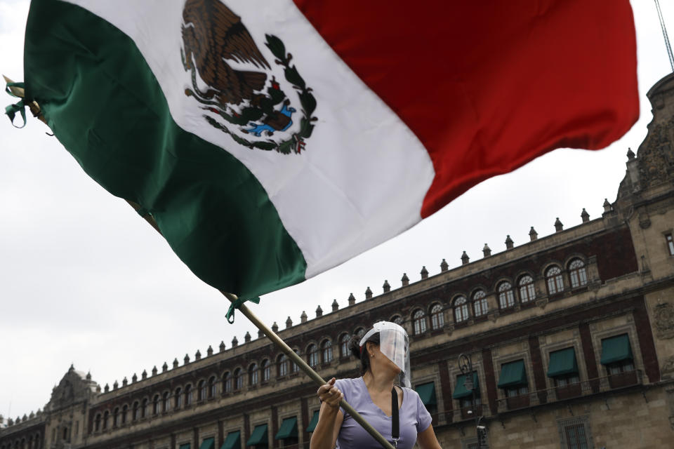 La economía mexicana se recupera del golpe sufrido en el segundo trimestre del año por la pandemia, pero las perspectivas para la recta final del año son pesimistas. (AP Photo/Rebecca Blackwell)