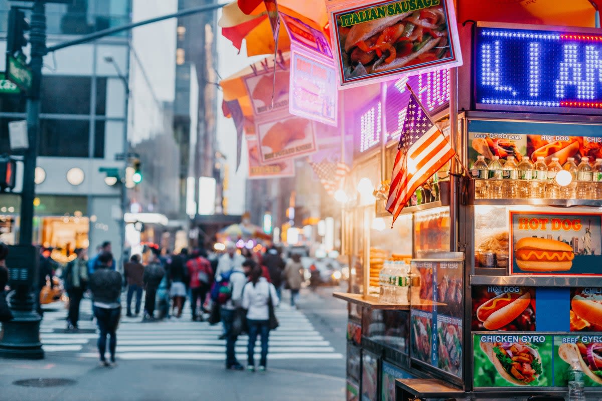 Bag a bargain with cheap eats from NYC street food vendors (Getty Images/iStockphoto)