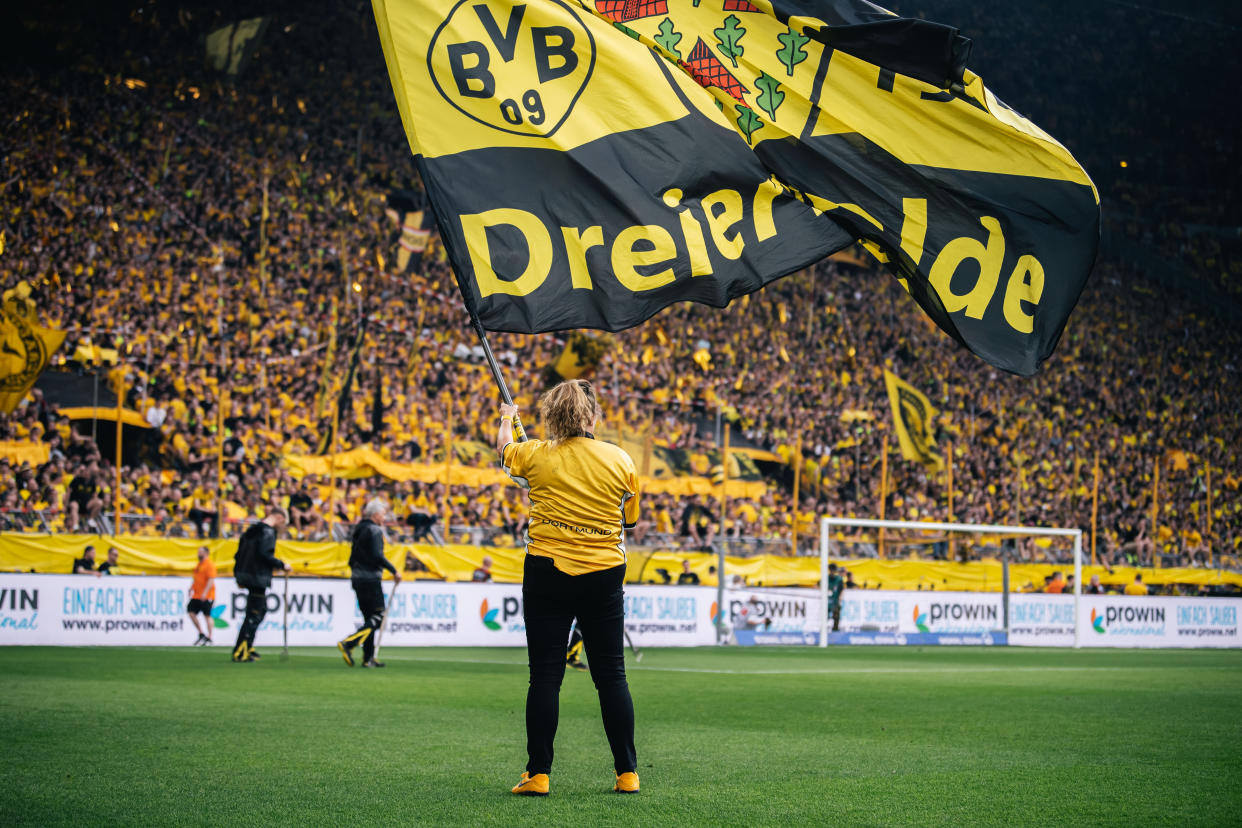 El Borussia Dortmund y sus aficionados buscan competir con los mejores clubes europeos en la Champions League sin invertir las mismas cantidades estratosféricas. (Foto: Hesham Elsherif/Anadolu via Getty Images)
