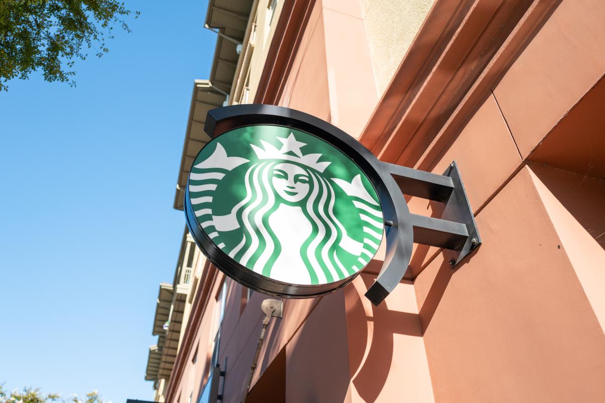 Starbucks CEO Brian Niccol refocuses the company on its core business as he starts first week