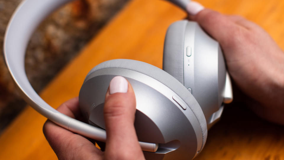Best headphones for noise-cancelling: Bose 700 Bose Cancelling Headphones