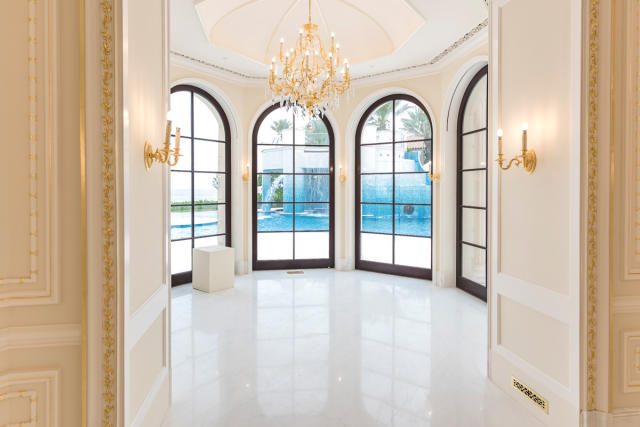 Le Palais Royal - S. Florida Business & Wealth