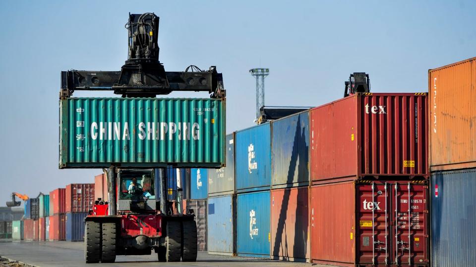 Container in einer Logistikstation im chinesischen Erenhot.