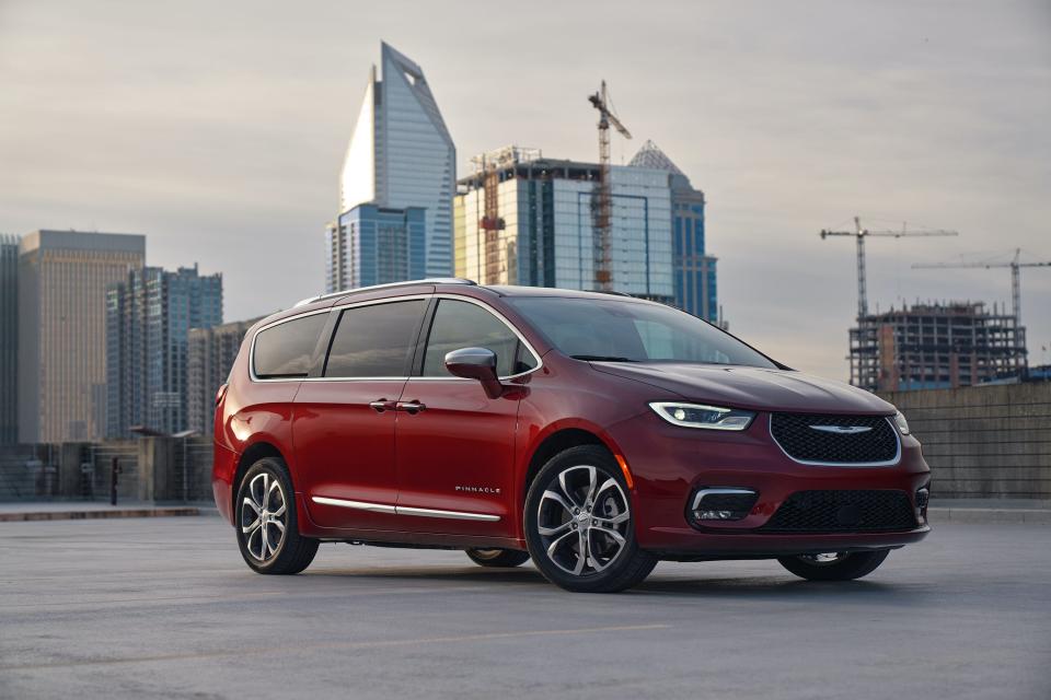 The 2022 Chrysler Pacifica Hybrid minivan.