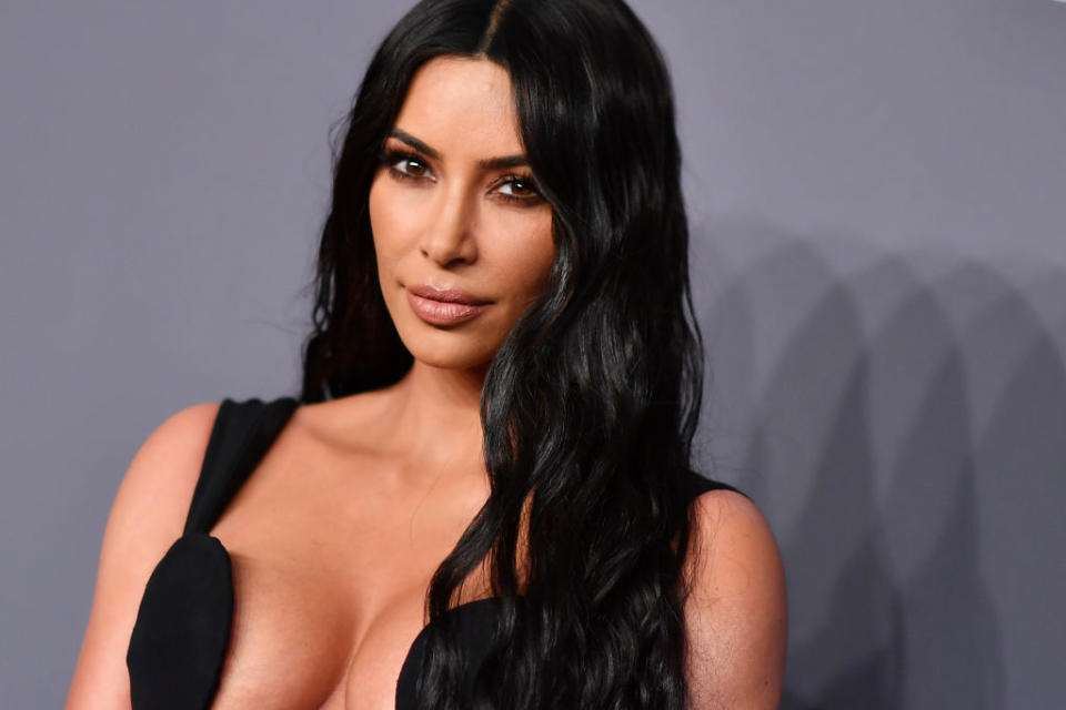 Kim Kardashian liebt das Rampenlicht – und offensichtlich auch ihr eigenes Gesicht. (Bild: Getty Images)