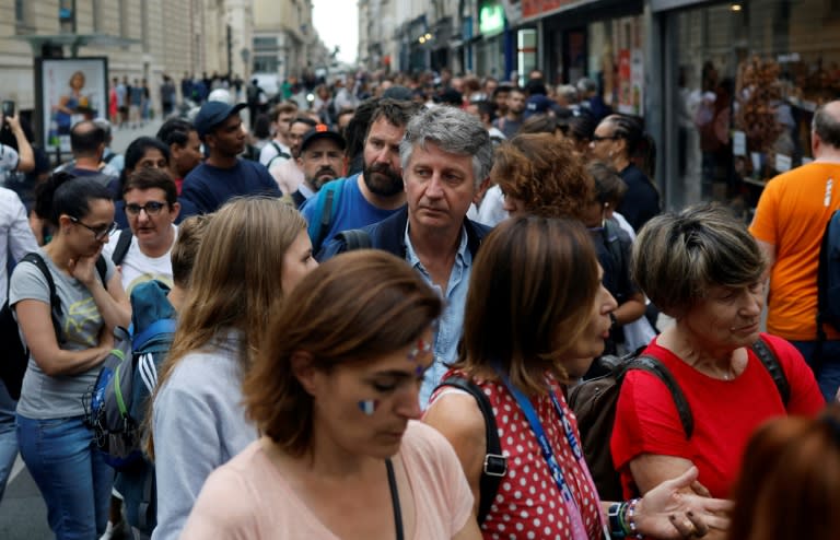 El público hace fila para acceder a la ceremonia de apertura de los Juegos Olímpicos de París el 26 de julio de 2024 (Olympia de Maismont)