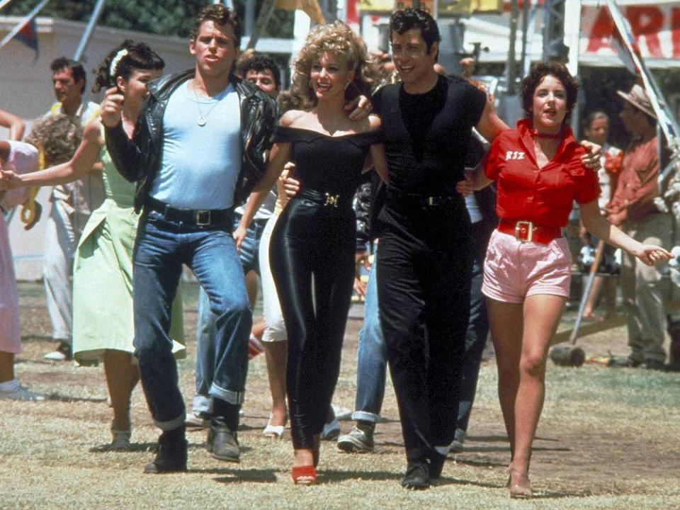 Jeff Conaway, Olivia Newton-John, John Travolta und Stockard Channing (v.l.n.r.) in "Grease". (Bild: imago images/Allstar)