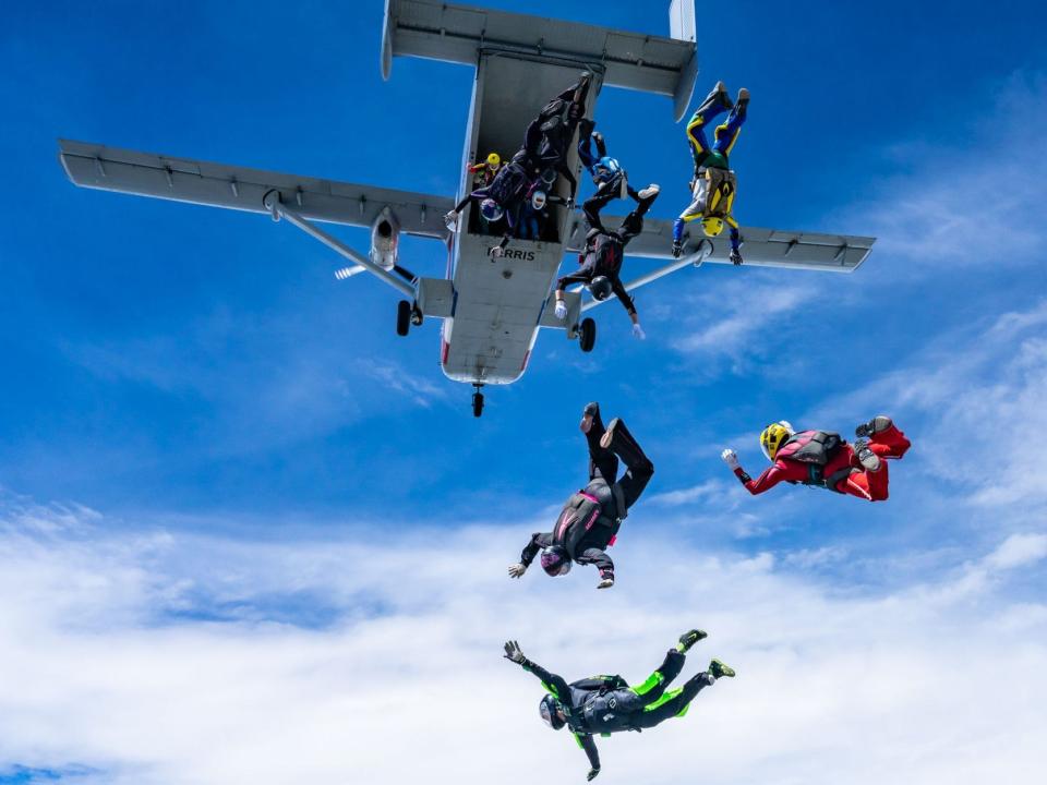 senior skydivers break world records