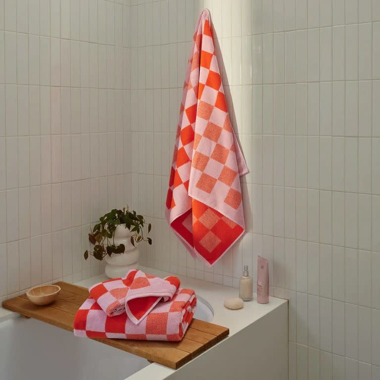 7) Checkerboard Bath Towels