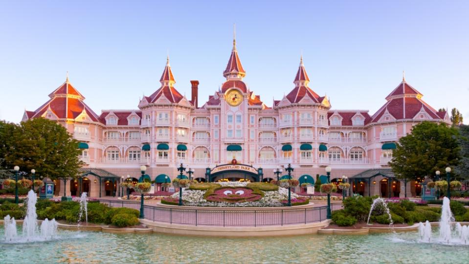 Disneyland Hotel, Paris (courtesy of The Walt Disney Company)