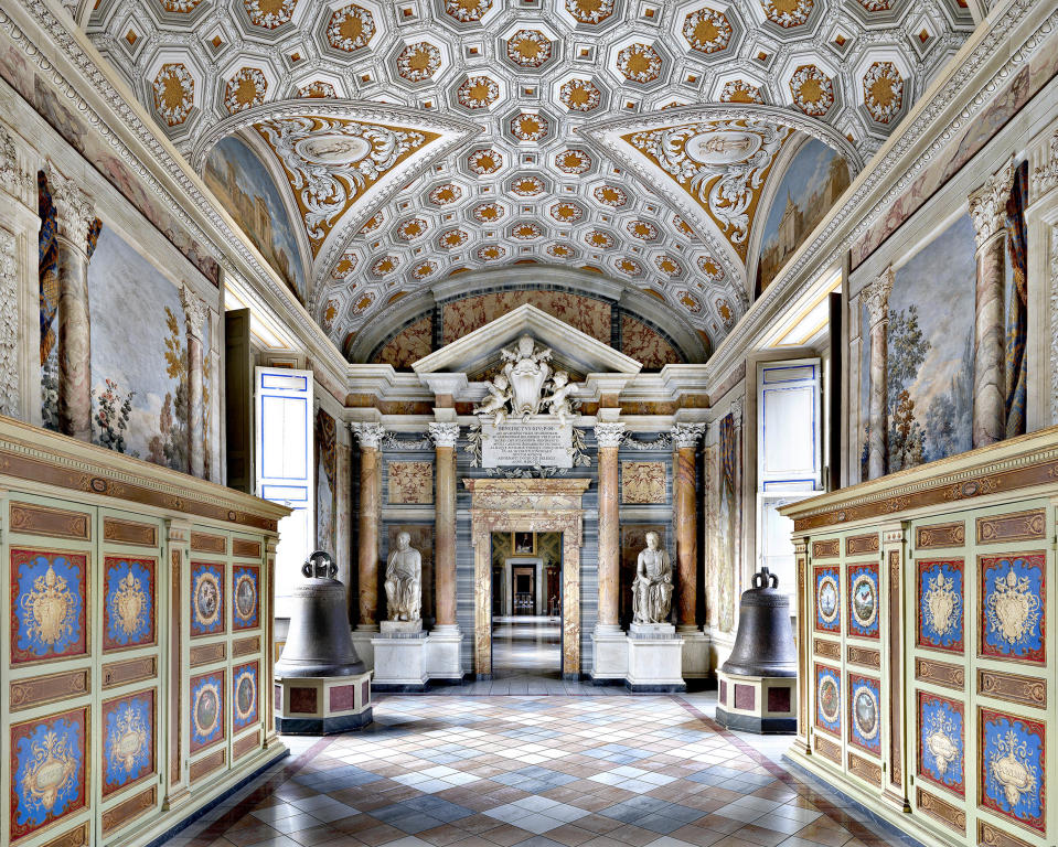 Photographer travels the globe documenting the world’s most beautiful libraries