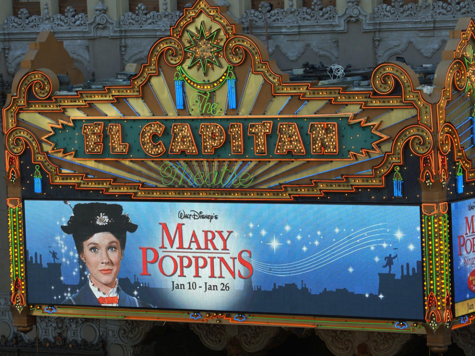 Kein "Superkalifragilistikexpialigetischer" Kino-Auftritt für das fliegende Kindermädchen "Mary Poppins" am Karfreitag. (Bild: Shutterstock / Eric Broder Van Dyke)