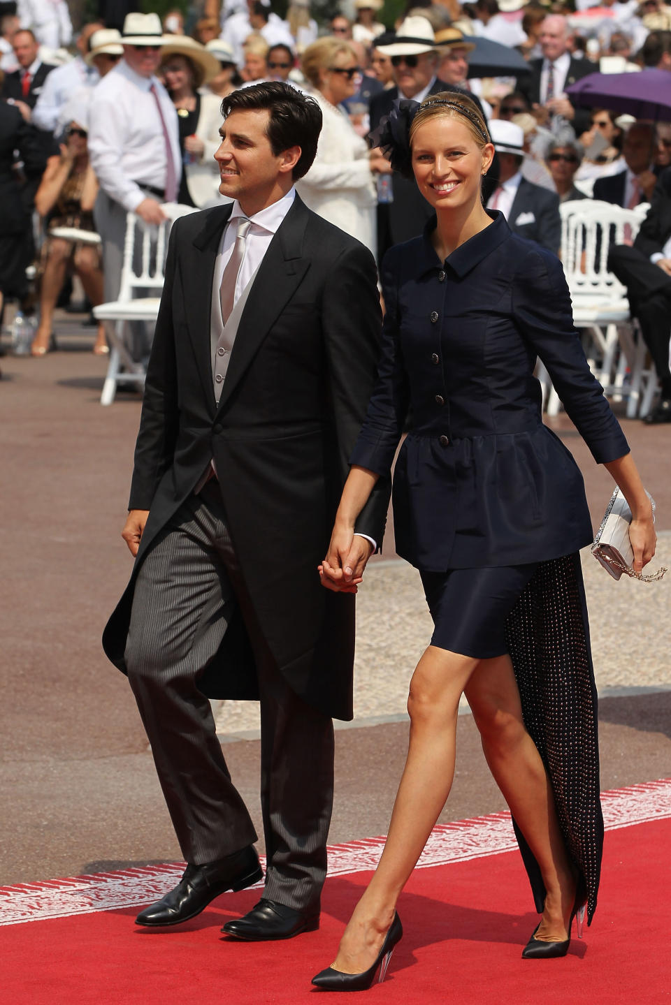 <p>La supermodelo checa, al igual que varios miembros de la familia real de Mónaco, acudió a la boda vestida de Chanel. Aunque su diseño era bastante original, no consiguió estar entre las invitadas mejor vestidas. (Foto: Sean Gallup / Getty Images)</p> 