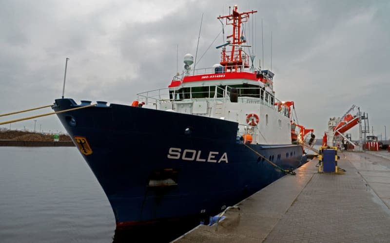 The fisheries research vessel Solea is moored in the fishing port before another training trip for future sea rangers on the Baltic Sea. Since autumn 2023, fishermen from Mecklenburg-Vorpommern have been completing additional training to become certified specialists in fisheries and the marine environment, or Sea Rangers for short. They will later be able to take on tasks in research, environmental monitoring or tourism. Bernd Wüstneck/dpa