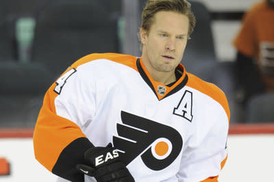 Watch Kimmo Timonen&#39;s press conference as Flyers discuss his injury status