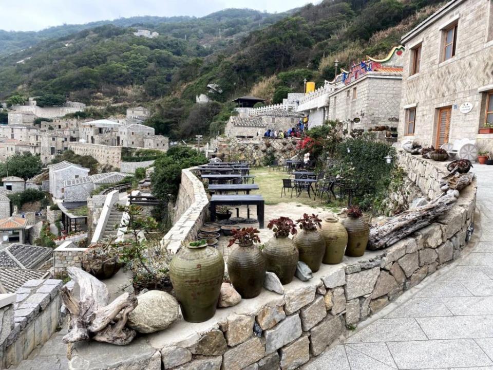 芹壁閩東古厝所在區域媲美地中海岸風光。（中華旅行社提供）