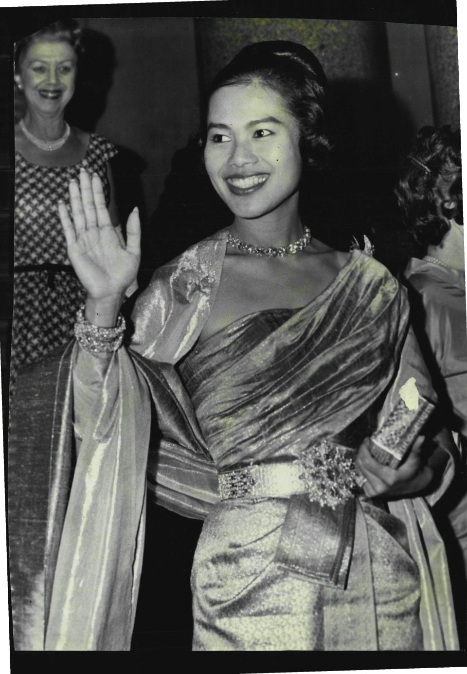 Queen Sirikit leaves state dinner at Australia last night. (Photo by George Lipman/Fairfax Media via Getty Images).