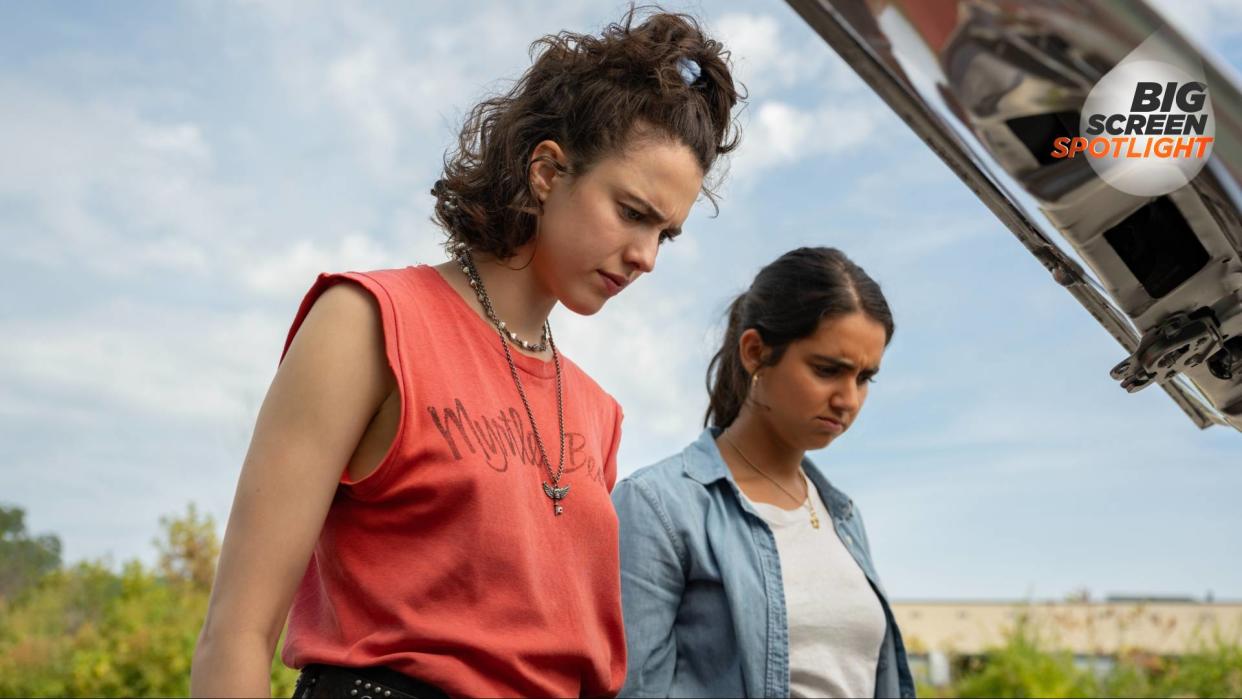  Margaret Qualley and Geraldine Viswanathan in Drive-Away Dolls . 