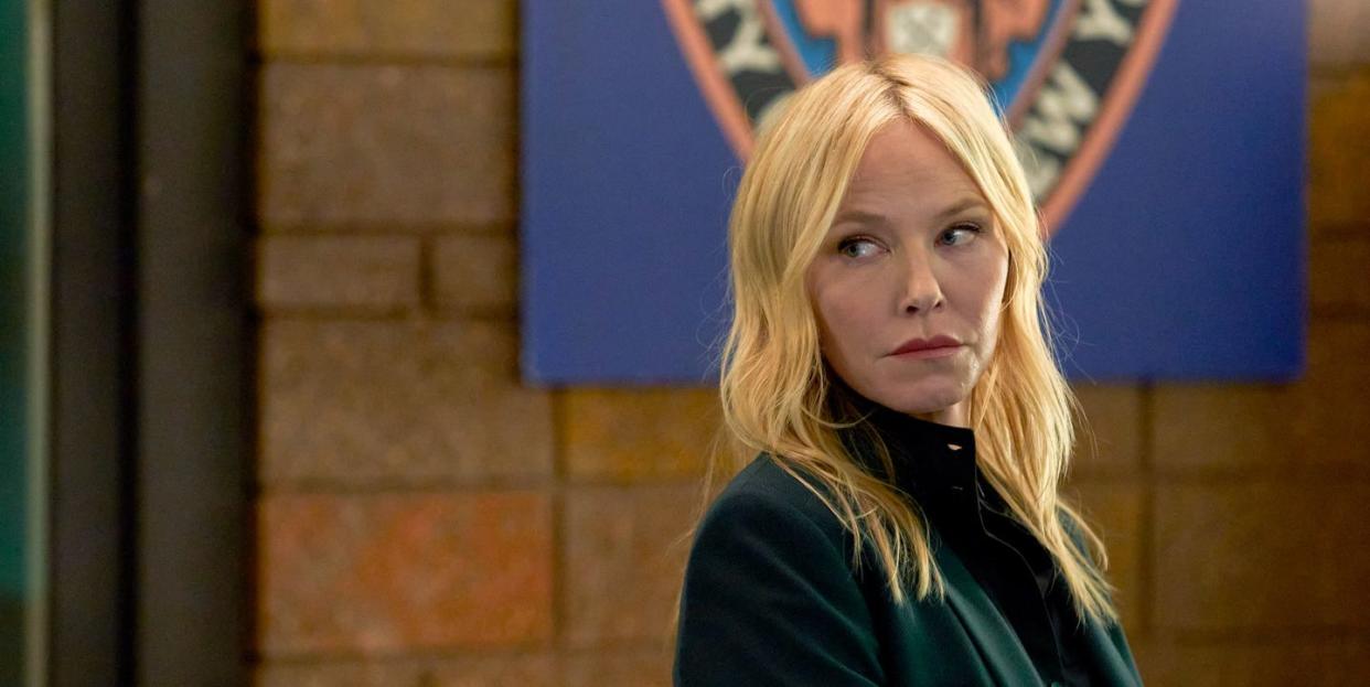 kelli giddish as detective amanda rollins, law order special victims unit