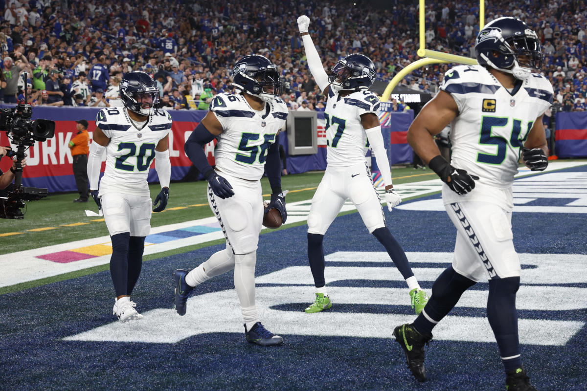 Seahawks defense feasts on Giants in dominant 'Monday Night