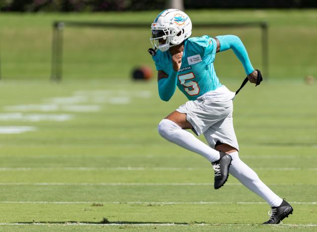 Cornerback Jalen Ramsey carted off field during Dolphins practice - CBS  Miami