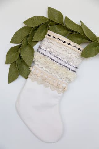 <p><a href="https://www.aliceandlois.com/diy-boho-inspired-stocking/" data-component="link" data-source="inlineLink" data-type="externalLink" data-ordinal="1">Alice & Lois</a></p>