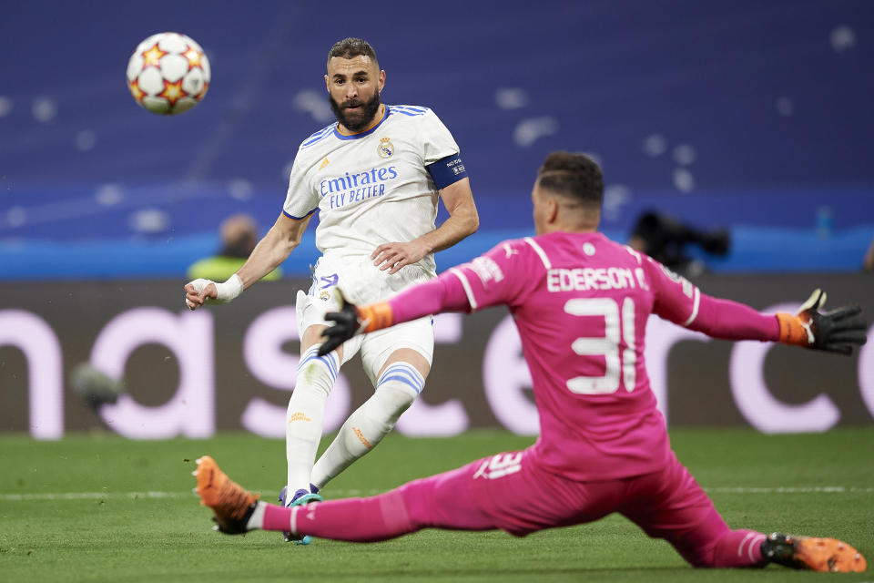 Karim Benzema of Real Madrid shooting to goal during the UEFA Champions League Semi Final Leg Two match between Real Madrid and Manchester City at Estadio Santiago Bernabeu on May 4, 2022 in Madrid, Spain. (Photo by Jose Breton/Pics Action/NurPhoto via Getty Images)