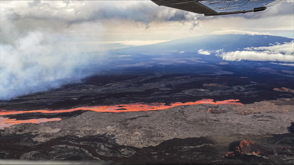 Northeast rift zone eruption of Mauna Loa, Hawaii, at 7:15am local time (HST) from a Civil Air Patrol flight by USGS. (USGS)